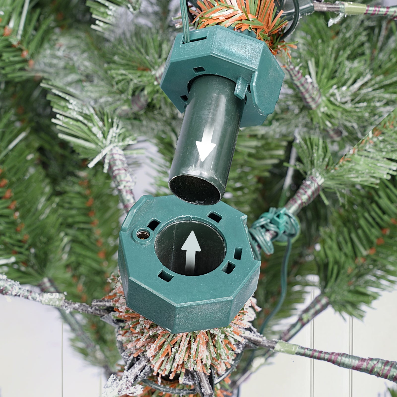 Künstlicher Weihnachtsbaum mit Schnee und LED Beleuchtung – Realistischer Tannenbaum mit Metallständer, 180 cm / 210 cm, warmweißes Licht
