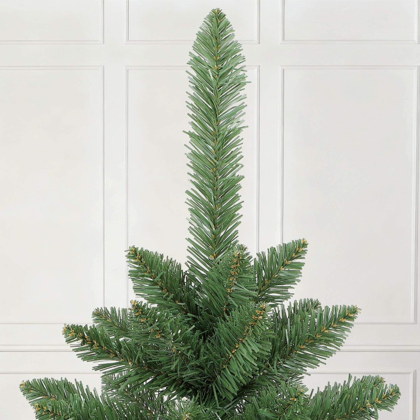 SALCAR Künstlicher Weihnachtsbaum 180 cm / 210 cm – Realistischer PVC Tannenbaum mit Holzständer für Innen & Außen