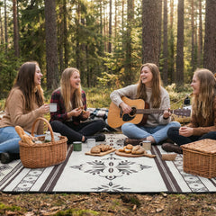 Sekey Picknickdecke Wasserdicht 200x200 cm – Sandfreie Stranddecke im Retro Bohemian Beige Design, PEVA-Unterseite & Tragegurt für Picknick, Camping und Strand