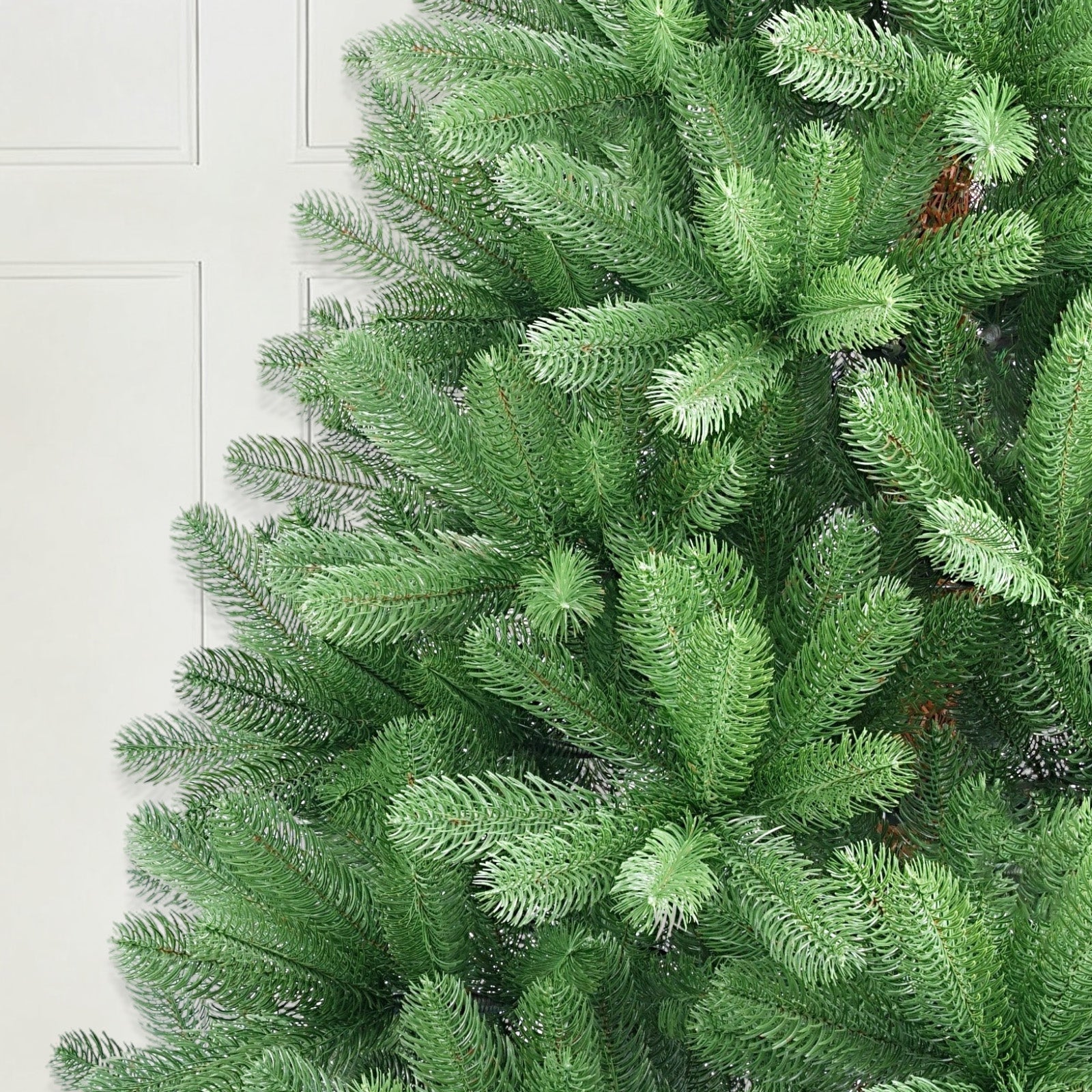 Salcar Künstlicher Weihnachtsbaum aus 100 % PE – Realistische Tannenzweige, dichter Look & stabiler Metallständer – 150 / 180 / 210 cm