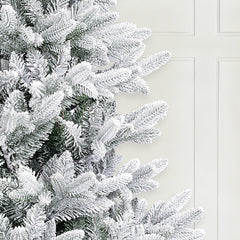 SALCAR Künstlicher Weihnachtsbaum mit Schnee – Realistischer Tannenbaum aus PE & PVC, naturgetreu, schwer entflammbar, stabiler Metallständer, einfacher Aufbau, wiederverwendbar
