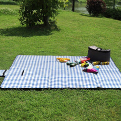 Sekey 200 x 200 cm picnic blanket made of blue and white checked acrylic fabric