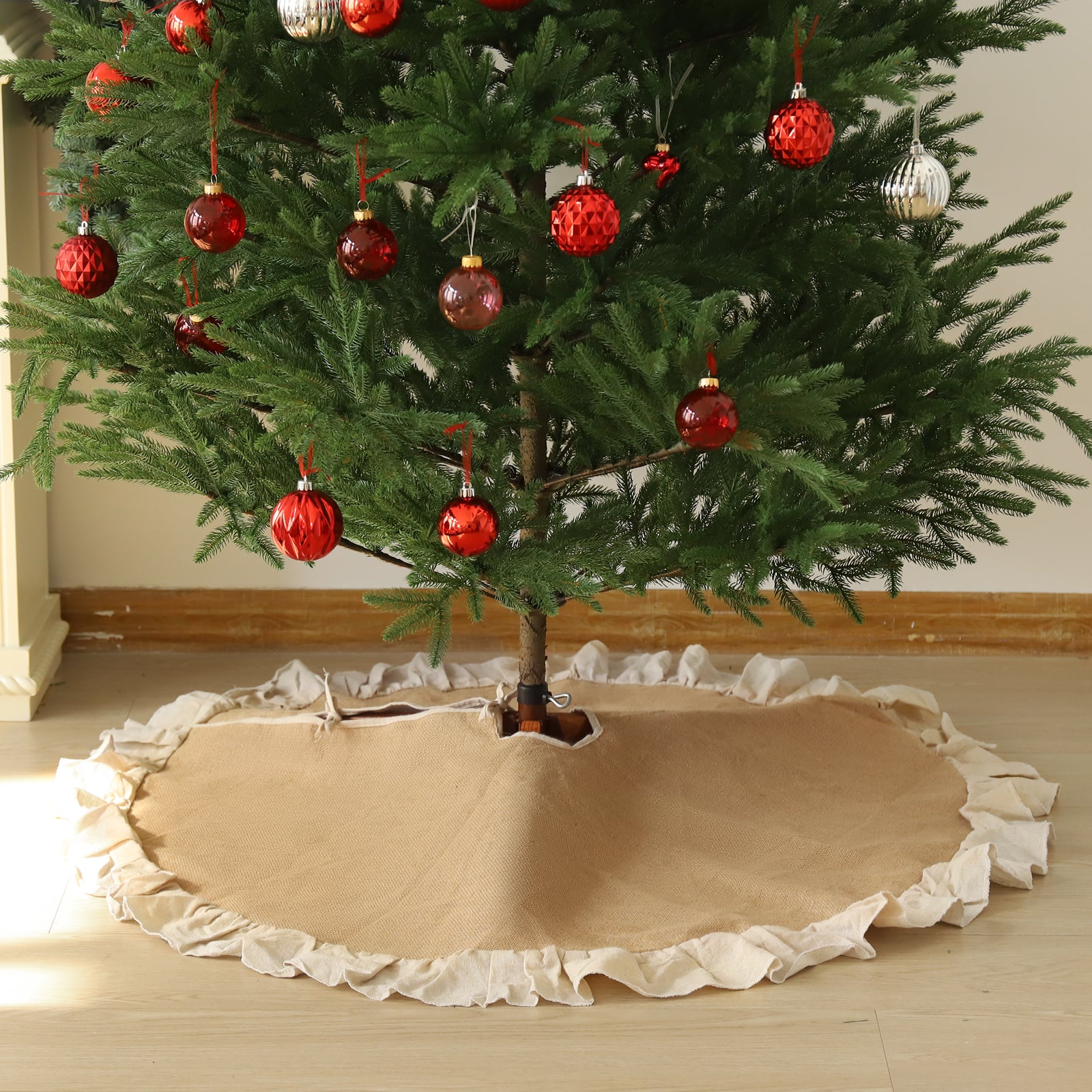 SALCAR Weihnachtsbaumdecke Rund aus Leinen mit Rüschenrand – Hochwertiger Christbaumrock für ein sauberes Zuhause und festliche Weihnachtsdekoration