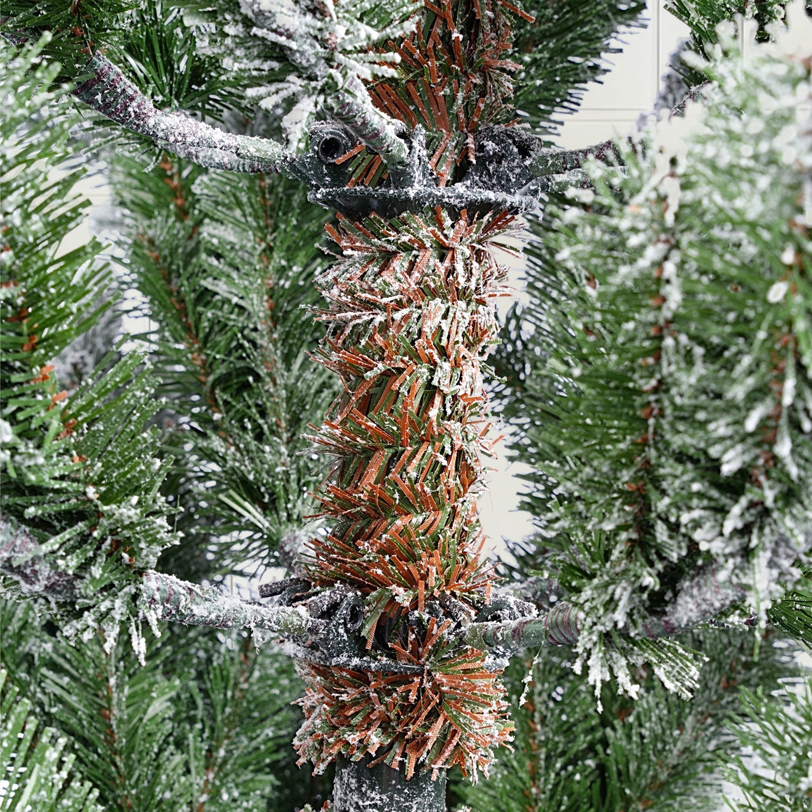 SALCAR Künstlicher Weihnachtsbaum mit Schnee – Realistischer Tannenbaum aus PE & PVC, naturgetreu, schwer entflammbar, stabiler Metallständer, einfacher Aufbau, wiederverwendbar