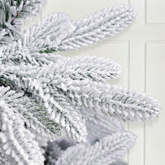 Salcar Künstlicher Weihnachtsbaum mit Schnee und LED Beleuchtung – Realistischer Tannenbaum mit Metallständer, 180 cm / 210 cm, warmweißes Licht