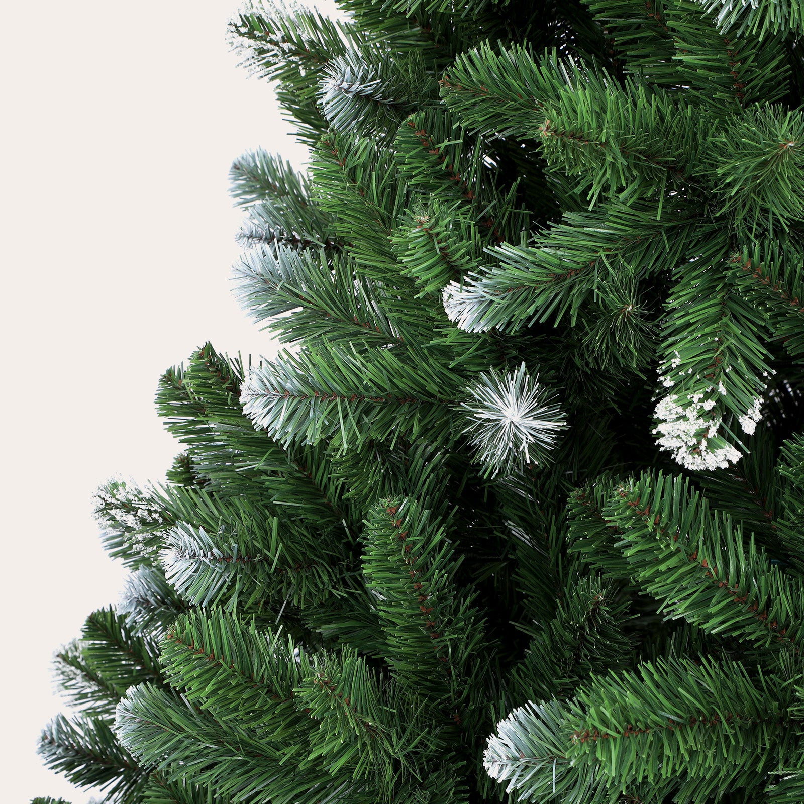 SALCAR Künstlicher Weihnachtsbaum mit Schnee – 120/150/180/210 cm Christbaum, täuschend echt, mit Metallständer, PVC Tannenbaum für Innen & Außen