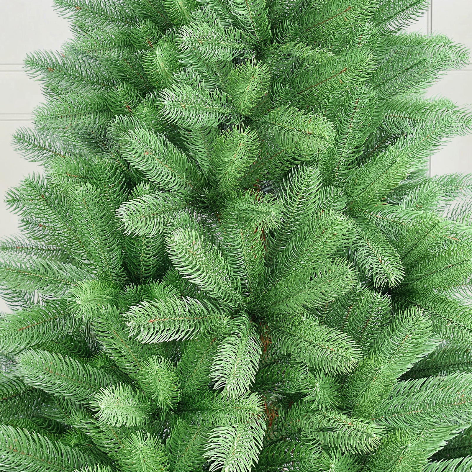 Salcar Künstlicher Weihnachtsbaum aus 100 % PE – Realistische Tannenzweige, dichter Look & stabiler Metallständer – 150 / 180 / 210 cm