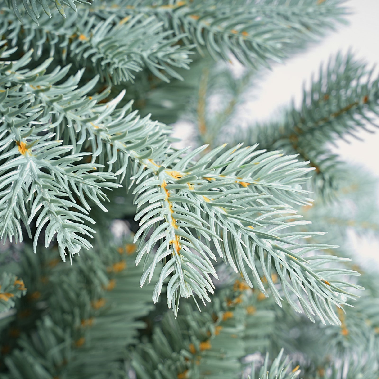 SALCAR Künstlicher Weihnachtsbaum aus PE & unsichtbaren PVC-Spitzen – Natürliche graugrüne Tanne mit Schnellaufbau-Klappsystem & stabilem Metallständer (150 cm / 180 cm / 210 cm)