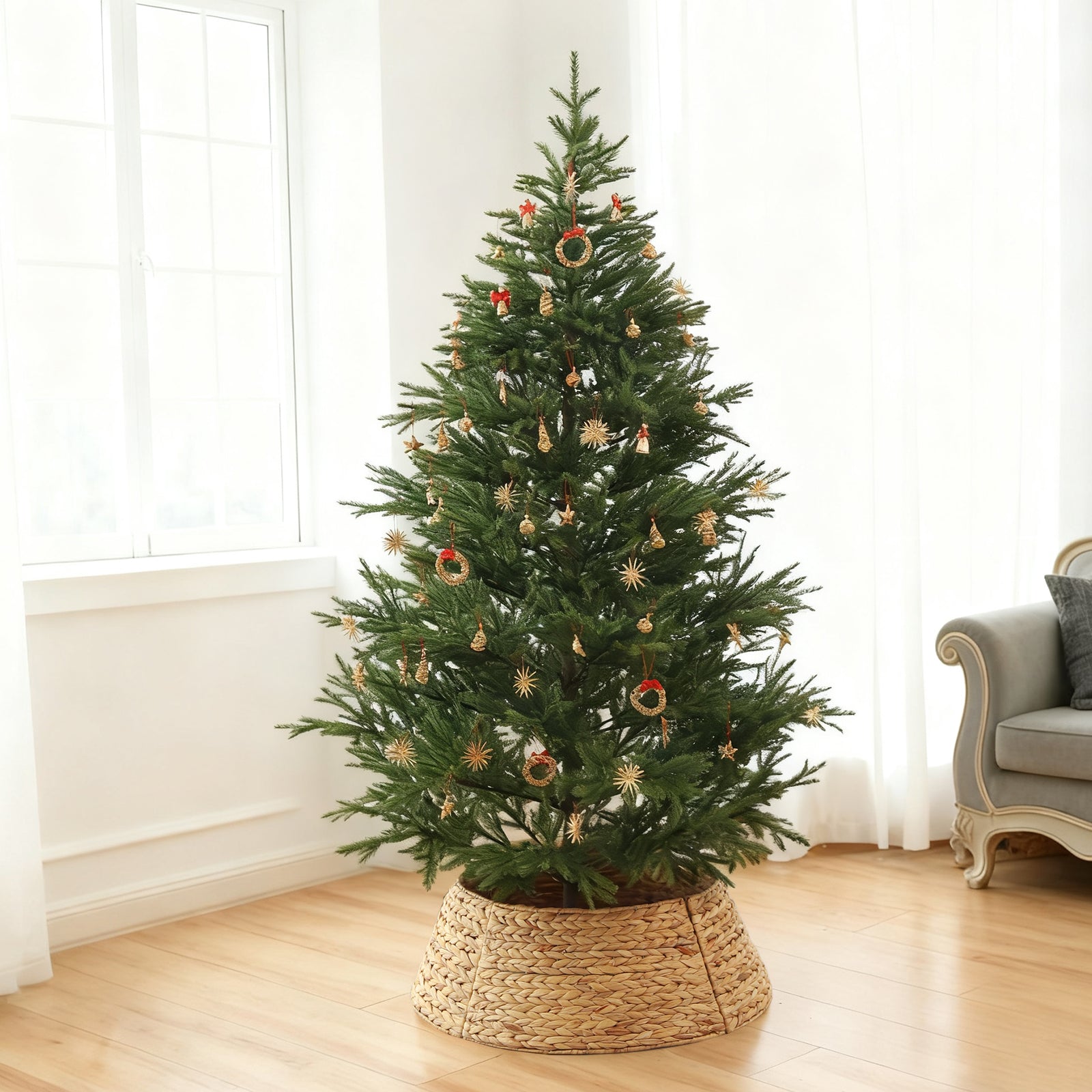 Salcar Weihnachtsbaumdecke aus Wasserhyazinthe – Handgefertigter Weihnachtsbaum Kragen in Natur, Ø 60 / 68 cm, Stilvoller Rattan Look