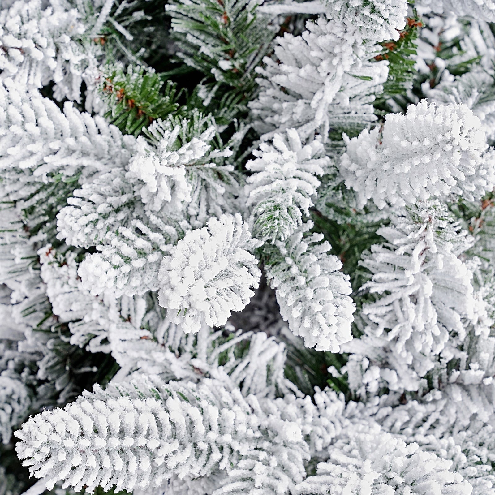 Künstlicher Weihnachtsbaum mit Schnee und LED Beleuchtung – Realistischer Tannenbaum mit Metallständer, 180 cm / 210 cm, warmweißes Licht
