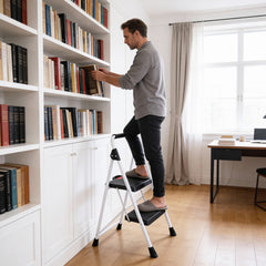 Sekey Klappbare Trittleiter 2 oder 3 Stufen – Haushaltsleiter aus Stahl mit breiten rutschfesten Kunststoffstufen, SGS EN131-2 & EN14183 geprüft, bis 150 kg belastbar