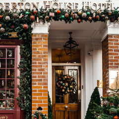 Salcar Weihnachtsgirlande künstlich Grün PVC – 3m/5m/10m, Realistische Tannengirlande für Innen & Außen, Dekoration für Tür, Kamin & Weihnachtsbaum